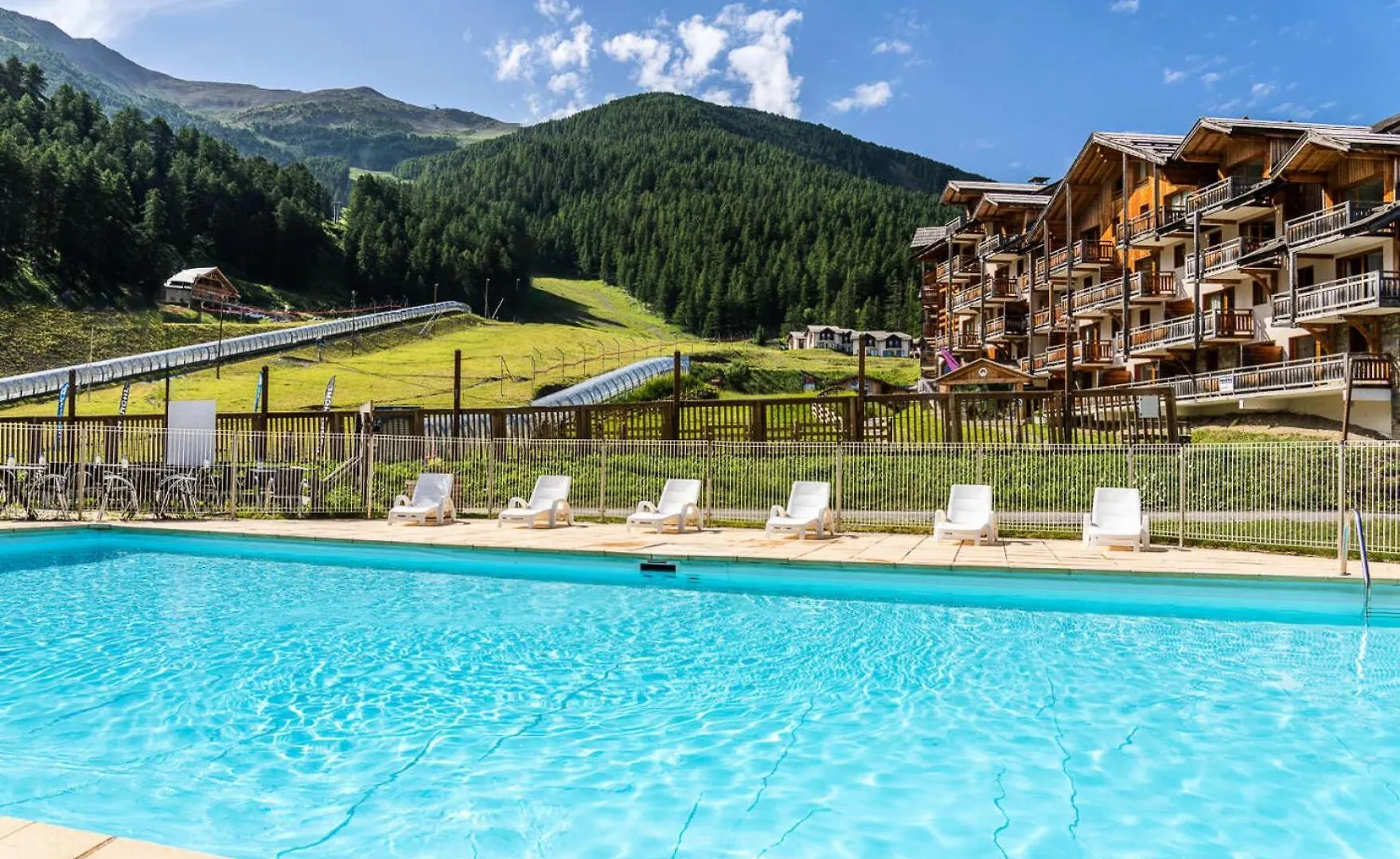 Residence Les Hauts De Preclaux - Logement En Plein Coeur Des Orres 1800 Mae-1071 Les Orres 0*,  France